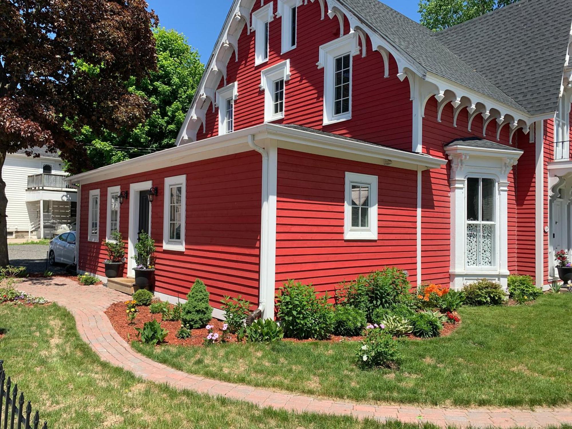 The Red House Fredericton Bed & Breakfast Exterior photo
